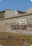germany-berlin-graffiti-art-18-2451