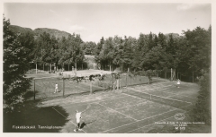 sweden-fiskebackskil-tennisplanen-24-00183