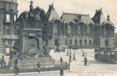 france-lille-Statue-of-Faidherbe-and-the-Palace-of-Fine-Arts-23-00860