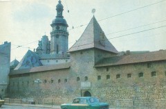 ukraine-lviv-old-town-walls-21-01255