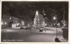 sweden-mjolby-stora-torget-i-vinterskrud-uz-0782