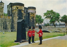 great-britain-london-tower-of-london-changing-guards-18-1605