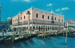 italy-venice-ducal-palace-21-00452