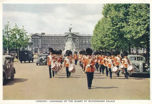 London - Buckingham Palace Changing Guards - Storbritannien