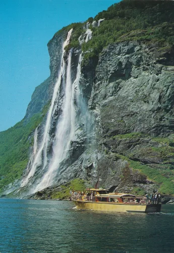 Geiranger - Fjord With The Seven Sisters Waterfall - Norge