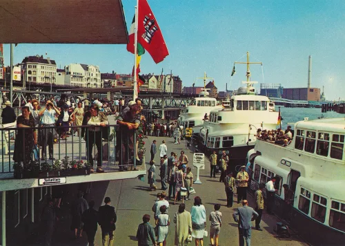 Hamburg - St Pauli Landungbrucken - Tyskland