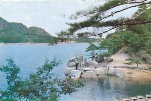 Kŭmgang - Mount Kumgang - Lake Sampilo - Nordkorea