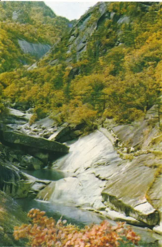 Kumgangbergen - Mount Kumgang - Ryonju Dam Rosary Pool - Nordkorea