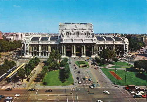 Milano - Central Station And Square - Italien