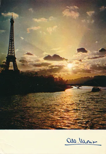 Paris - Eiffel Tower In Twilligt - Frankrike