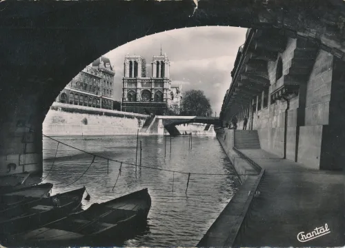 Paris - Promenade Sous Les Ponts - Frankrike