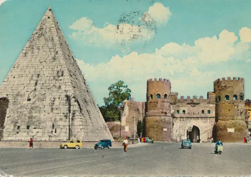 Rome - Pyramid Of Caius Cestius - Italien