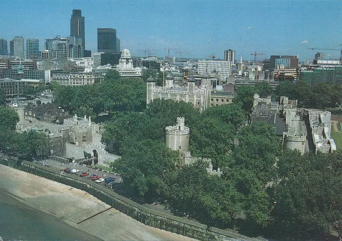 London - Tower Of London View From London Bridge - Storbritannien
